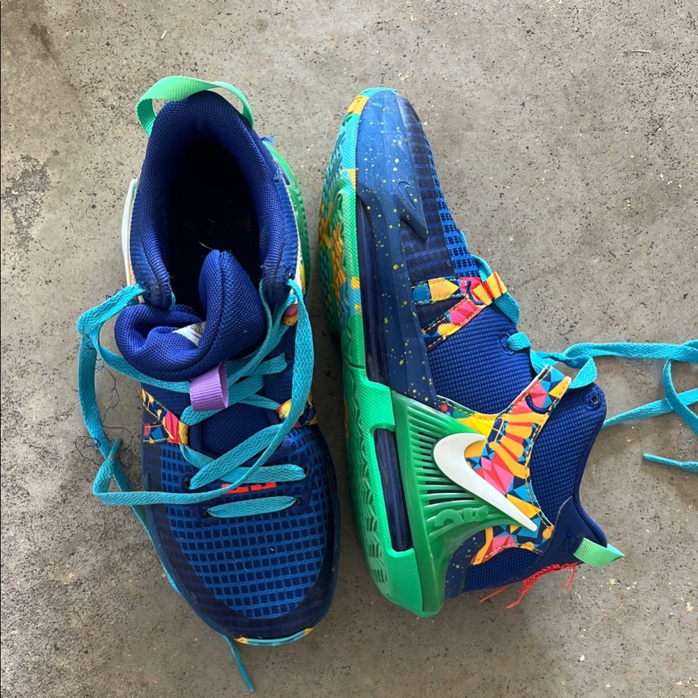 Nike Kids Multicolor Basketball Sneakers with Blue and Green Youth 4.5